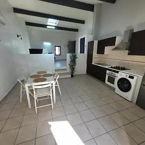 https://le-rempart.fr-provencehotel.com